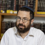 מעשה בסיפור קטן וסיפור גדול שנפגשו