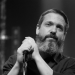 כשהתפילה עולה על הבמה