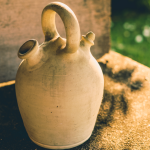 בחייך, חייך קודמים!